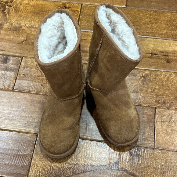 Brown Suede Koolaburra Boots - Picture 1 of 4